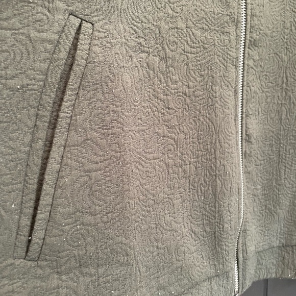 Army Green Shacket - Picture 3 of 4